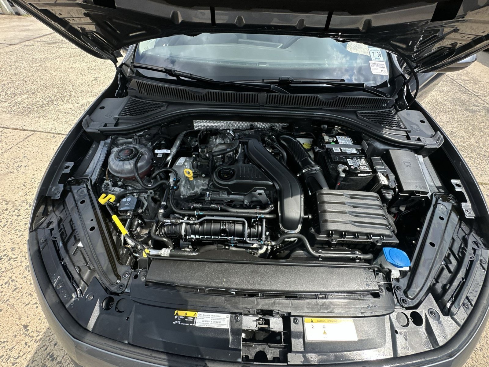 Used 2025 Volkswagen Jetta SE FWD image 36