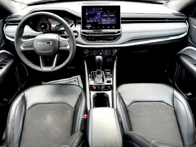Used 2024 Jeep Compass Latitude AWD/4WD image 25