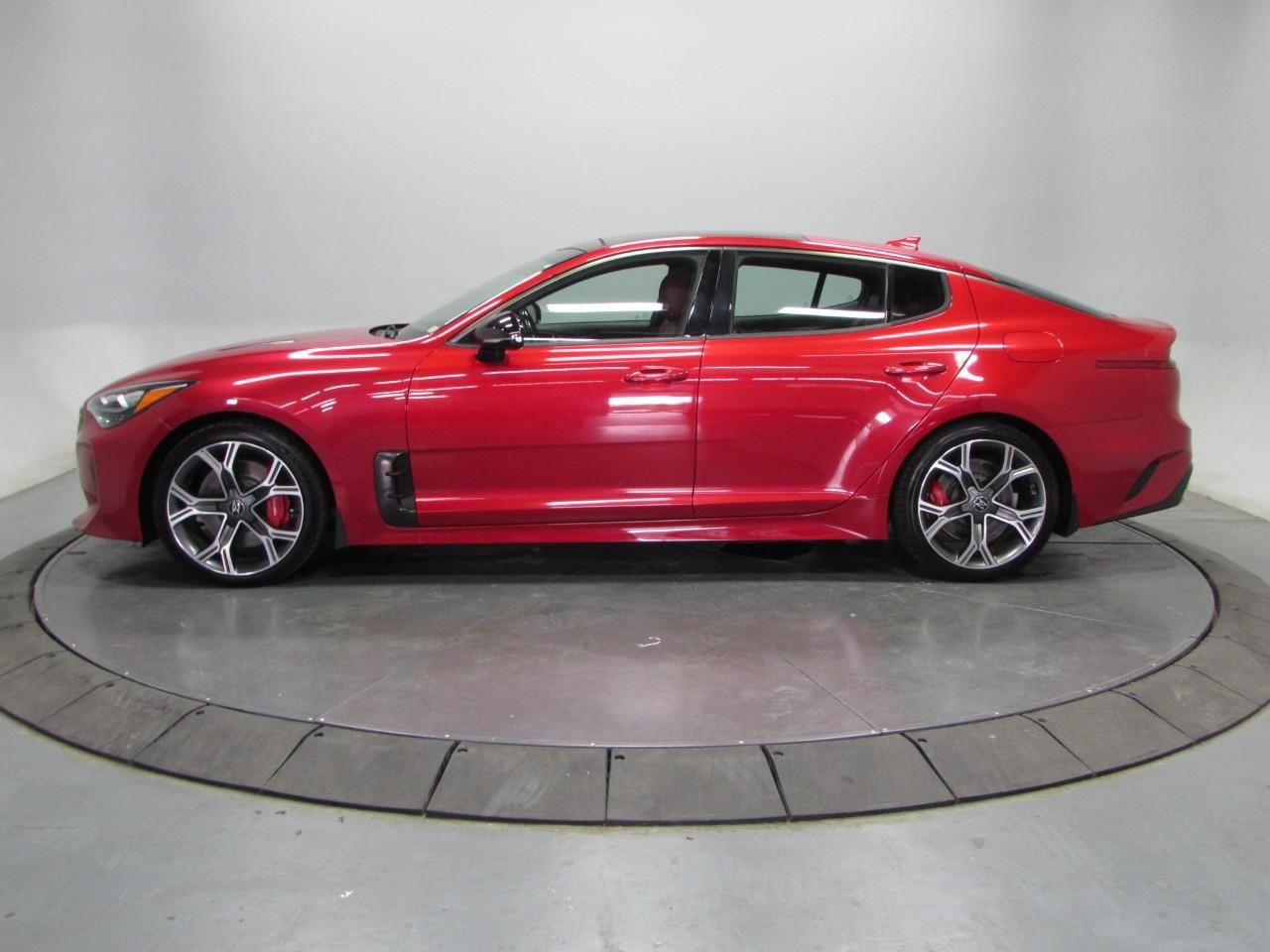 Used 2018 Kia Stinger GT2 AWD/4WD image 4