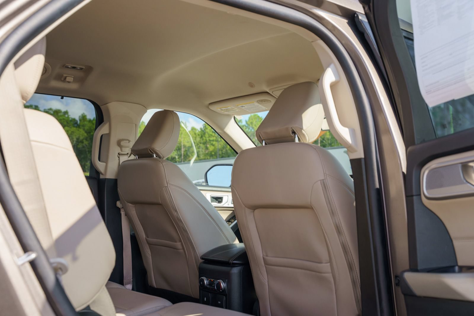 Certified 2021 Ford Explorer Limited AWD/4WD image 16