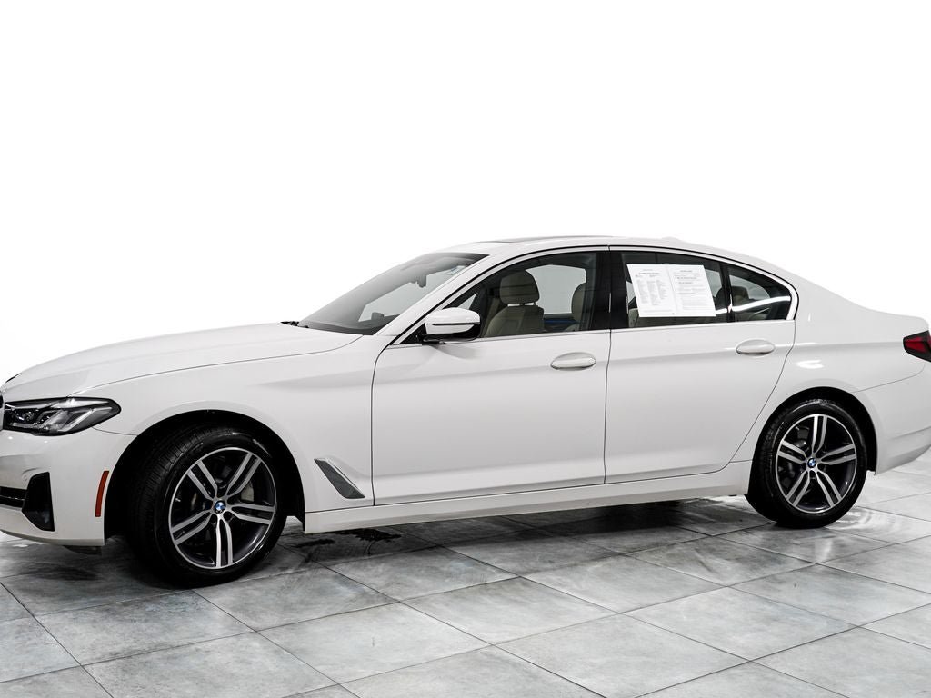 Used 2023 BMW 530i xDrive w/ Premium Package AWD/4WD image 4