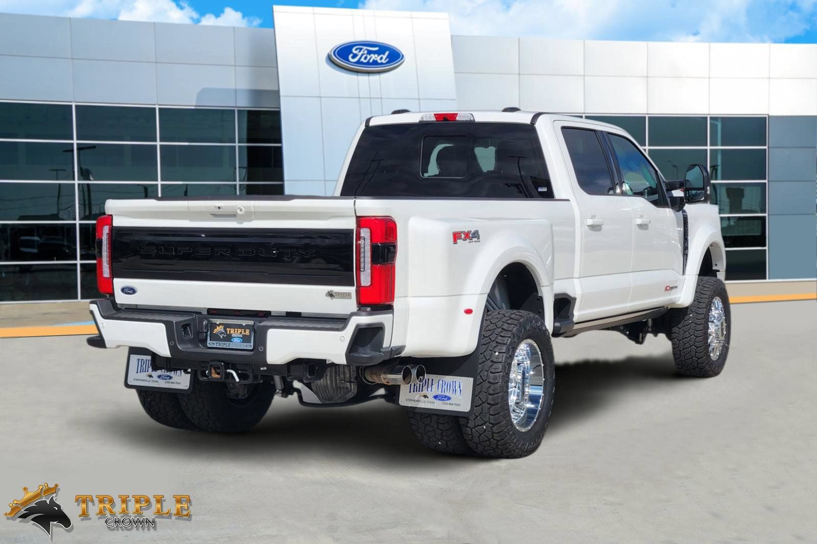 Certified 2025 Ford F450 Platinum w/ FX4 Off-Road Package AWD/4WD image 5