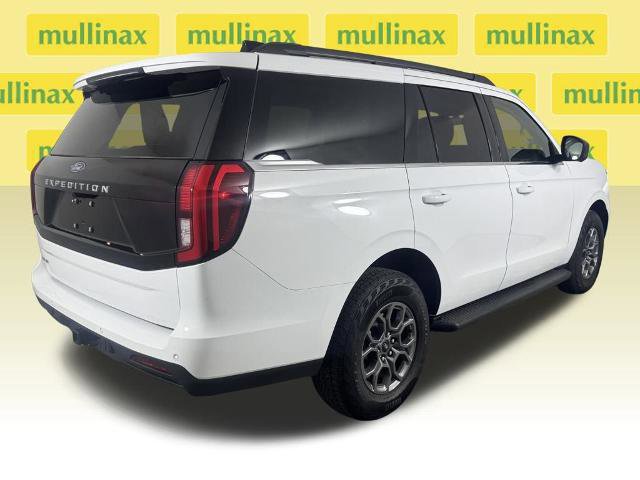 Certified 2025 Ford Expedition Active image 4
