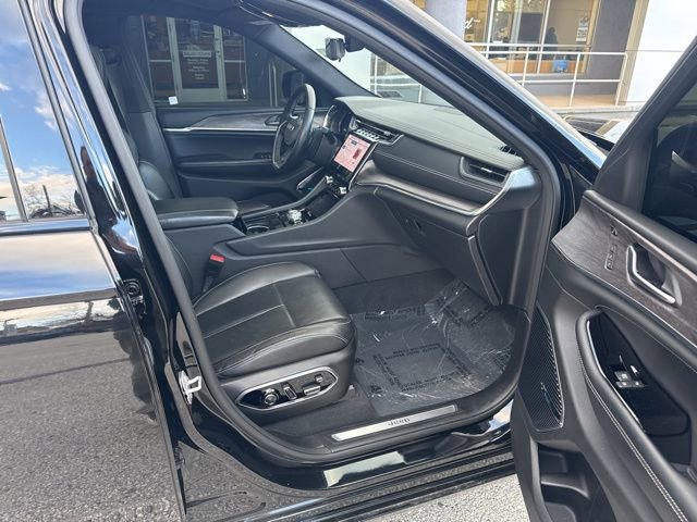 Used 2022 Jeep Grand Cherokee Overland w/ Luxury Tech Group IV image 33