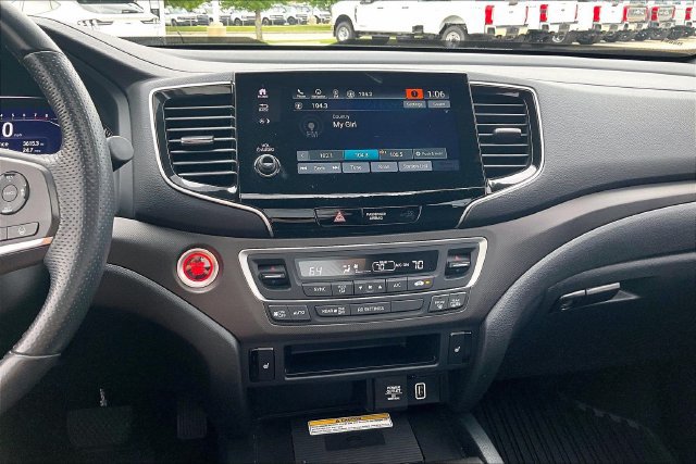 Used 2022 Honda Passport TrailSport image 15