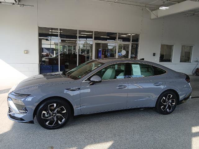 Used 2024 Hyundai Sonata SEL image 2