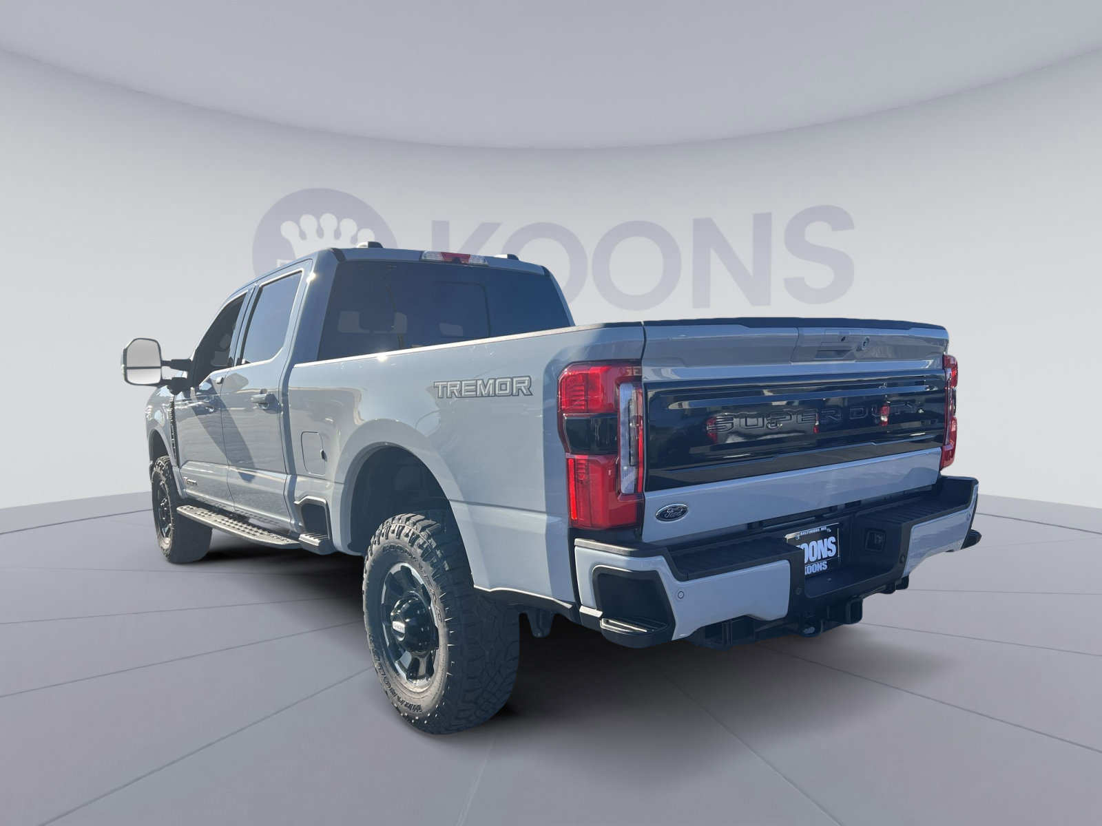 Certified 2025 Ford F350 Platinum w/ Tremor Off-Road Package image 5
