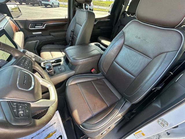 Used 2025 GMC Sierra 1500 Denali w/ Denali Reserve Package AWD/4WD image 17
