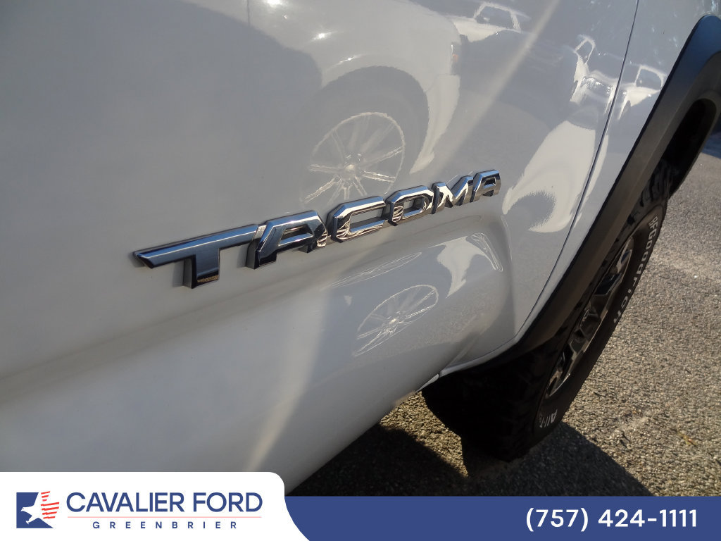 Used 2023 Toyota Tacoma TRD Off-Road AWD/4WD image 14