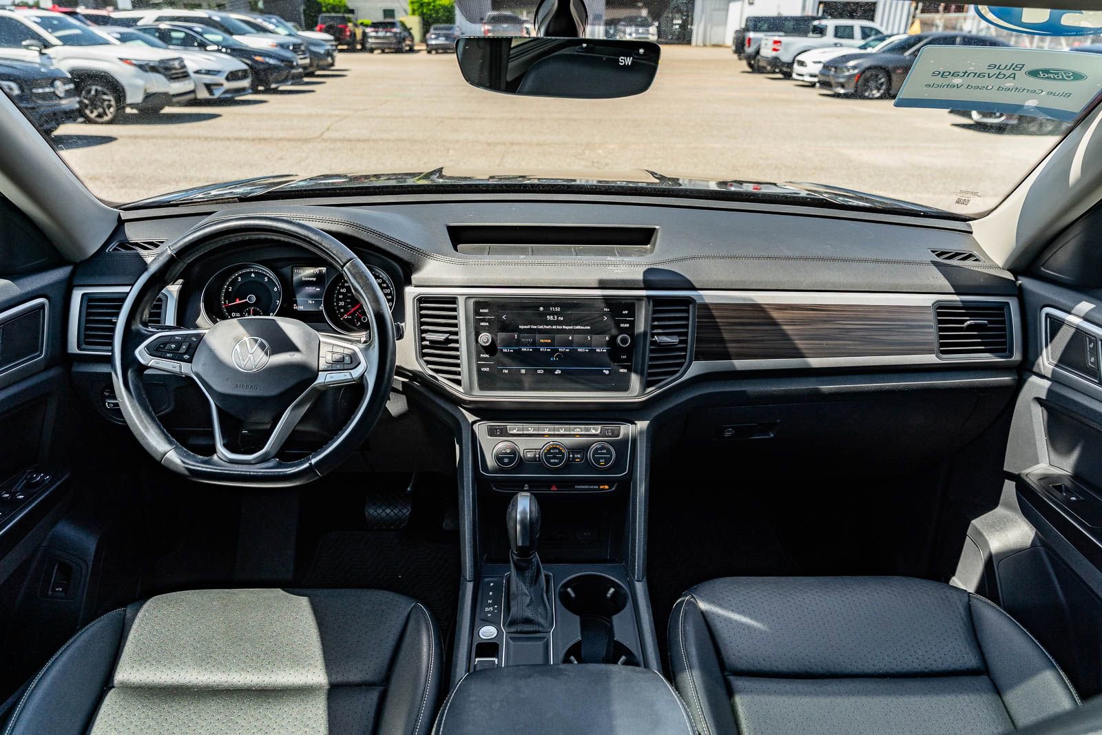 Used 2021 Volkswagen Atlas SE w/ Panoramic Sunroof Package FWD image 26
