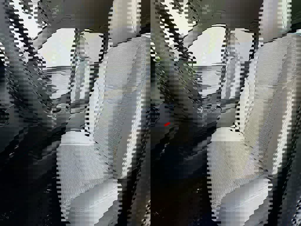 Used 2023 Nissan Rogue SV image 15