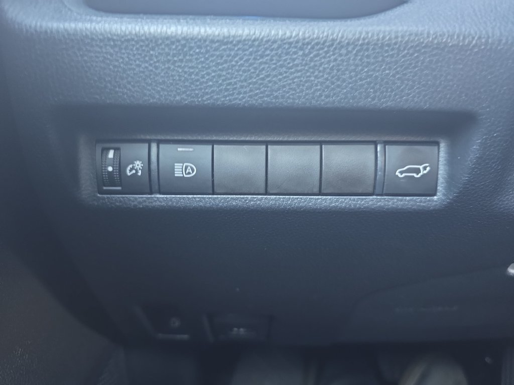 Used 2020 Toyota RAV4 XSE w/ All Weather Liner Package AWD/4WD image 24