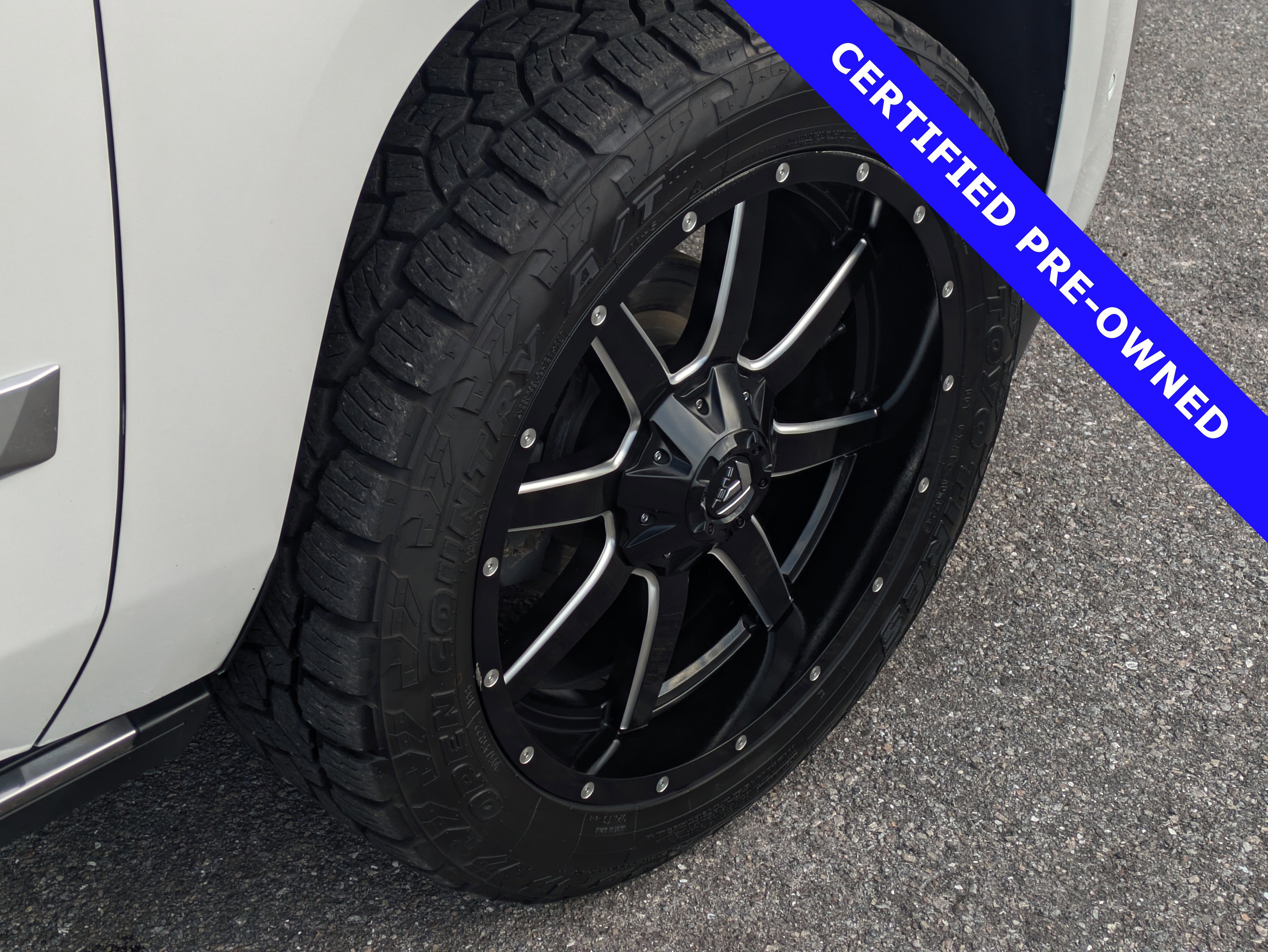 Used 2020 Cadillac Escalade Premium Luxury image 13