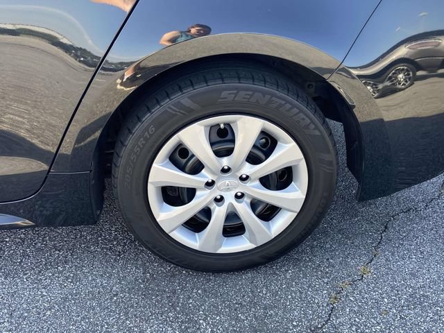 Used 2021 Toyota Corolla LE FWD image 9