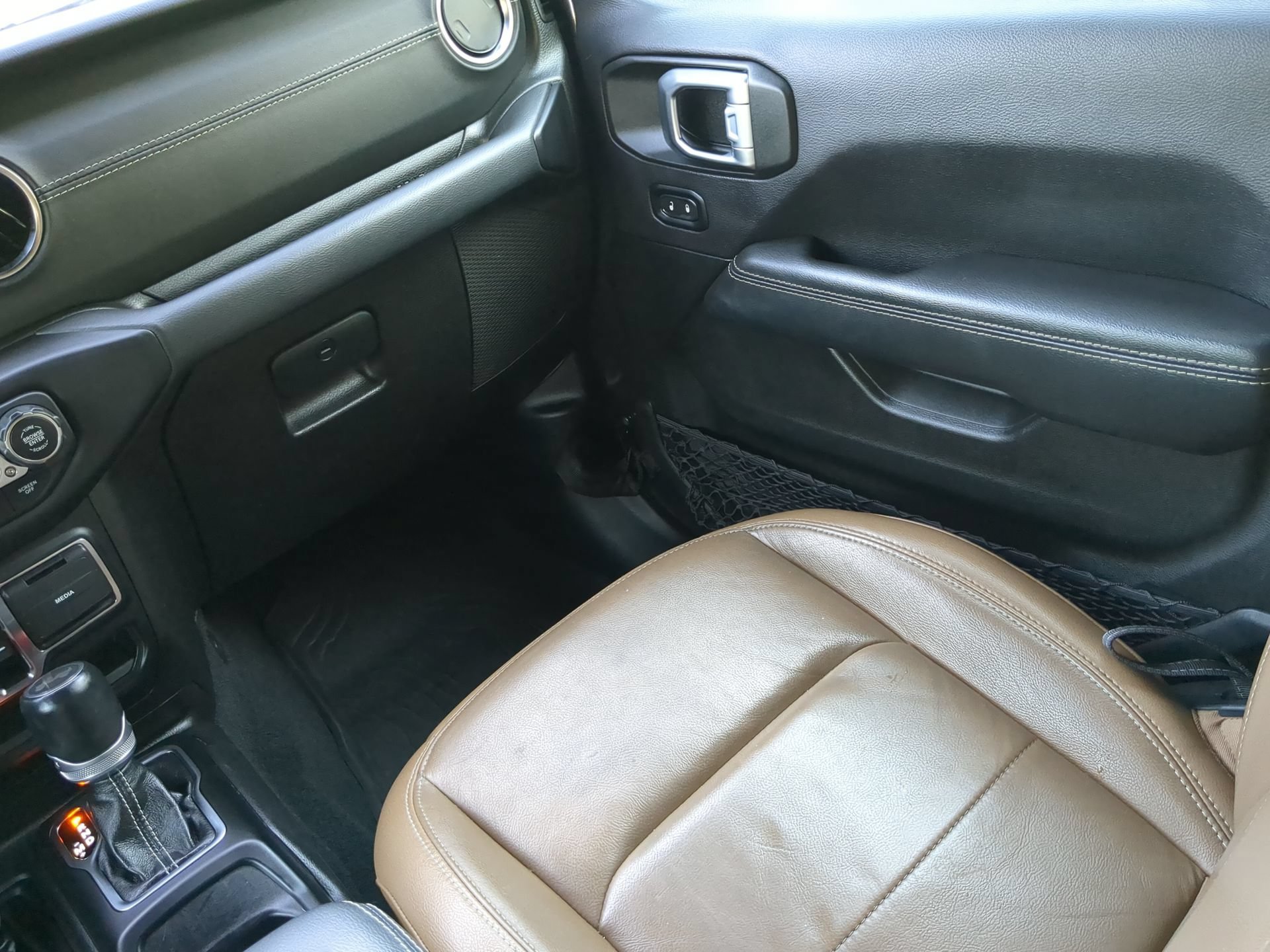 Used 2022 Jeep Wrangler Unlimited Sahara AWD/4WD image 52