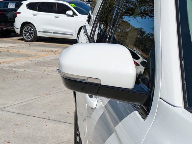 Certified 2023 Ford Expedition XLT image 10