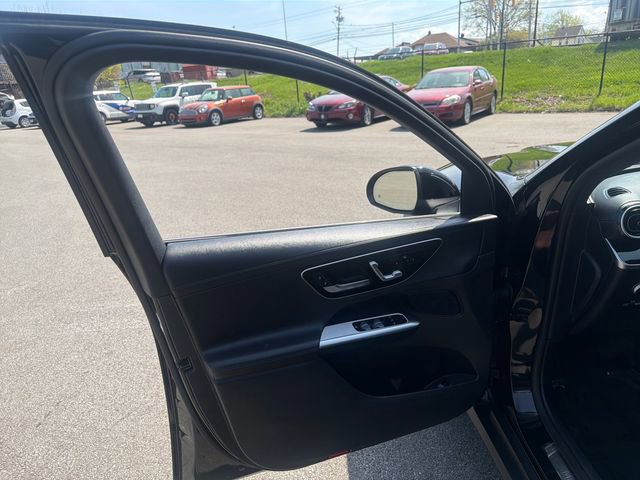 Used 2024 Mercedes-Benz GLC 300 4MATIC image 29