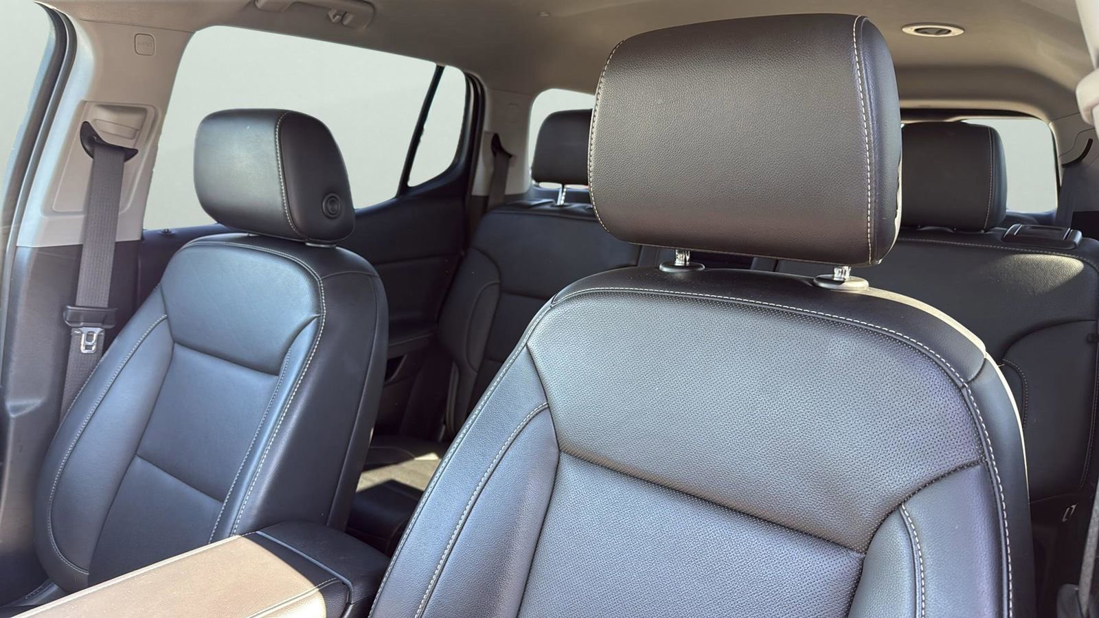 Used 2023 GMC Acadia SLT image 10