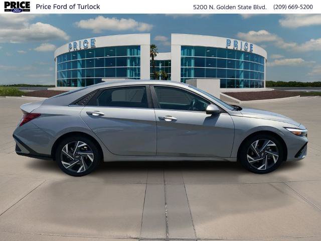 Used 2024 Hyundai Elantra SEL w/ Convenience Package FWD image 4