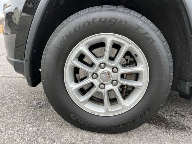 Used 2018 Jeep Grand Cherokee Laredo image 16