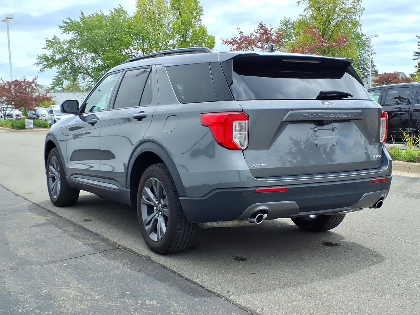 Certified 2024 Ford Explorer XLT w/ Equipment Group 202A AWD/4WD image 4