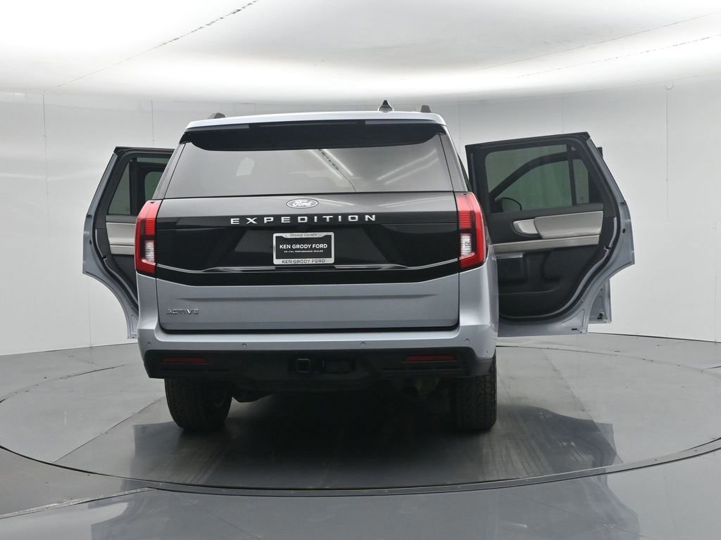 Certified 2025 Ford Expedition Active AWD/4WD image 56