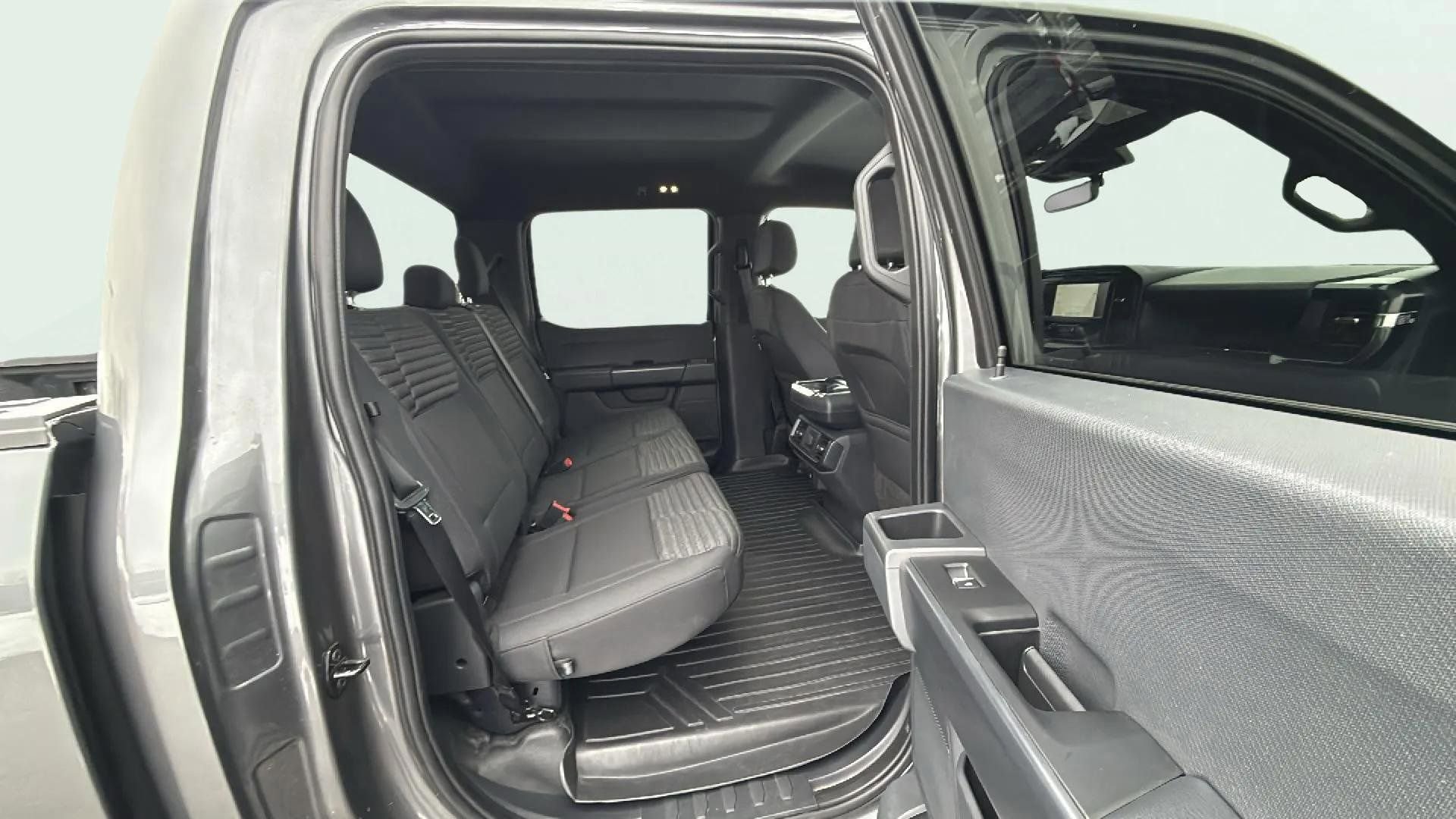 Certified 2022 Ford F150 XL w/ STX Black Appearance Package image 18