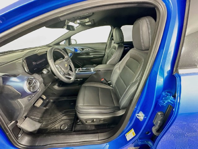 Used 2025 Chevrolet Equinox EV LT w/ Convenience Package AWD/4WD image 28
