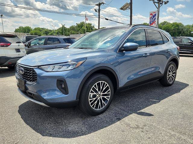 Certified 2025 Ford Escape SE FWD image 3