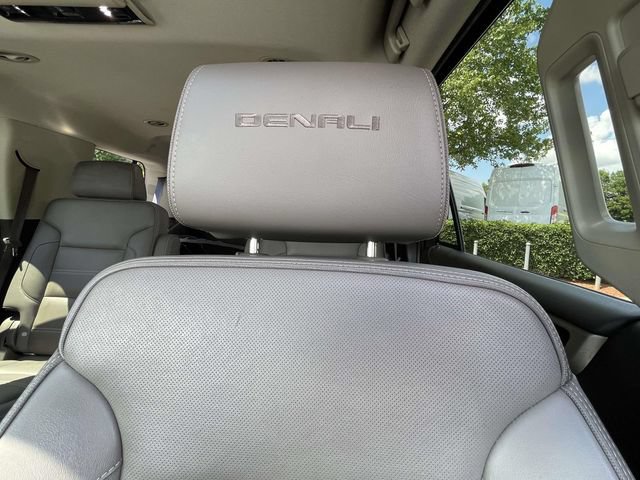 Used 2018 GMC Yukon Denali w/ Denali Ultimate Package AWD/4WD image 13
