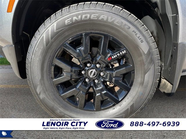 Used 2023 Nissan Frontier SV w/ Midnight Edition Package image 9