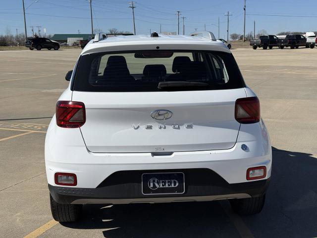 Used 2025 Hyundai Venue SEL image 8