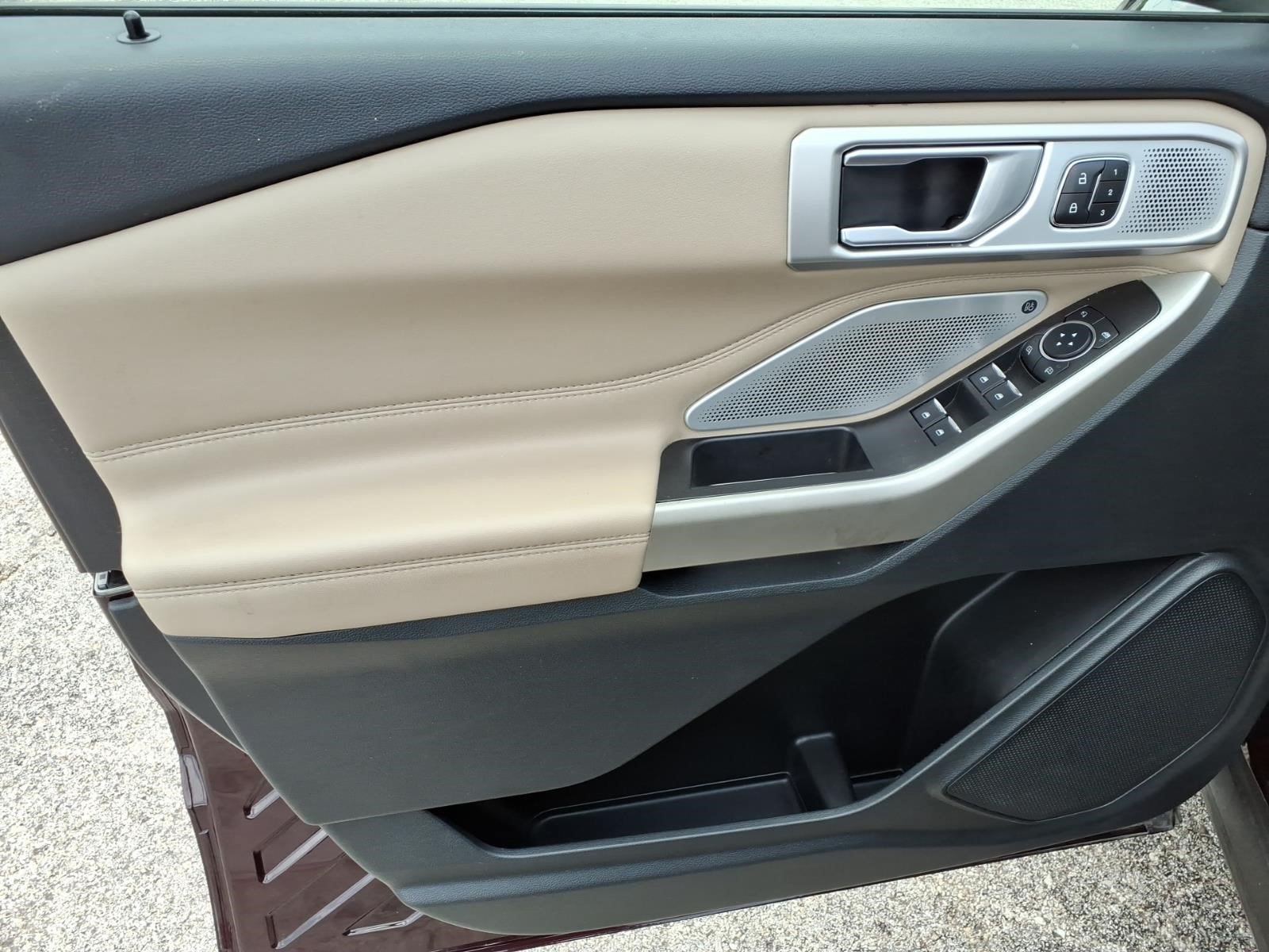Certified 2023 Ford Explorer Limited w/ Limited Technology Package RWD image 10