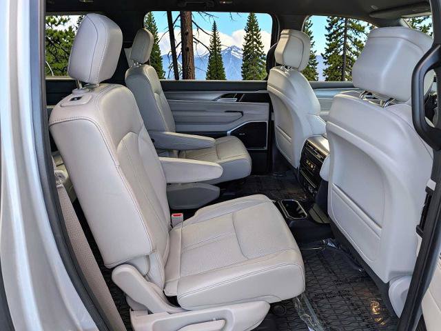 Used 2026 Jeep Grand Wagoneer L 4WD w/ HD Trailer Tow Package image 17