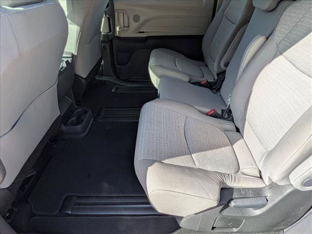 Used 2023 Toyota Sienna LE FWD image 17