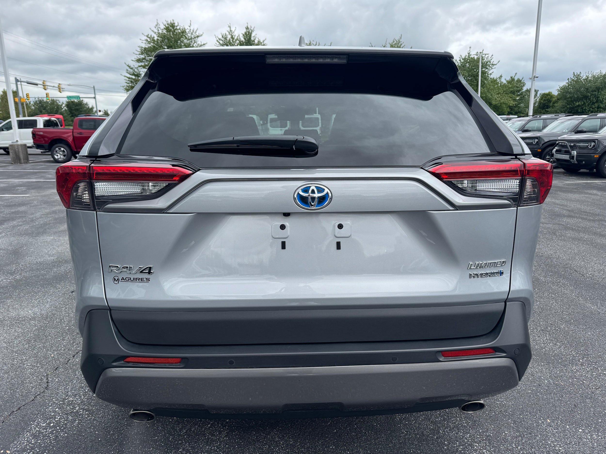 Used 2020 Toyota RAV4 Limited AWD/4WD image 4