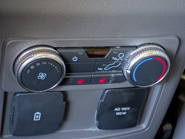 Certified 2020 Ford Explorer Platinum w/ Premium Technology Package image 18