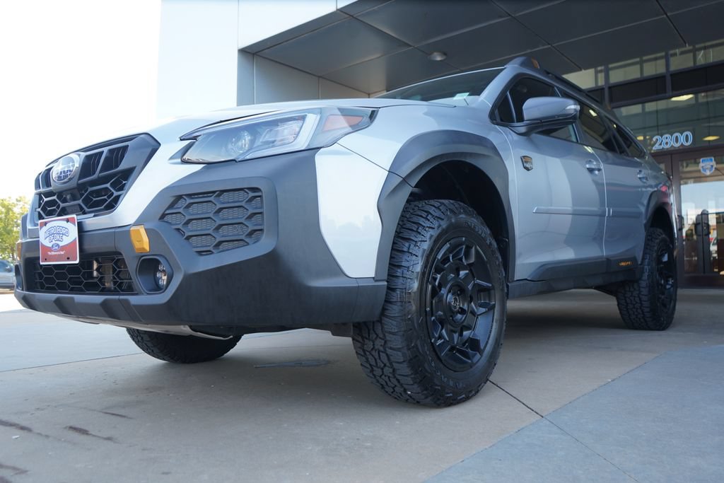 Used 2025 Subaru Outback Wilderness AWD/4WD image 5