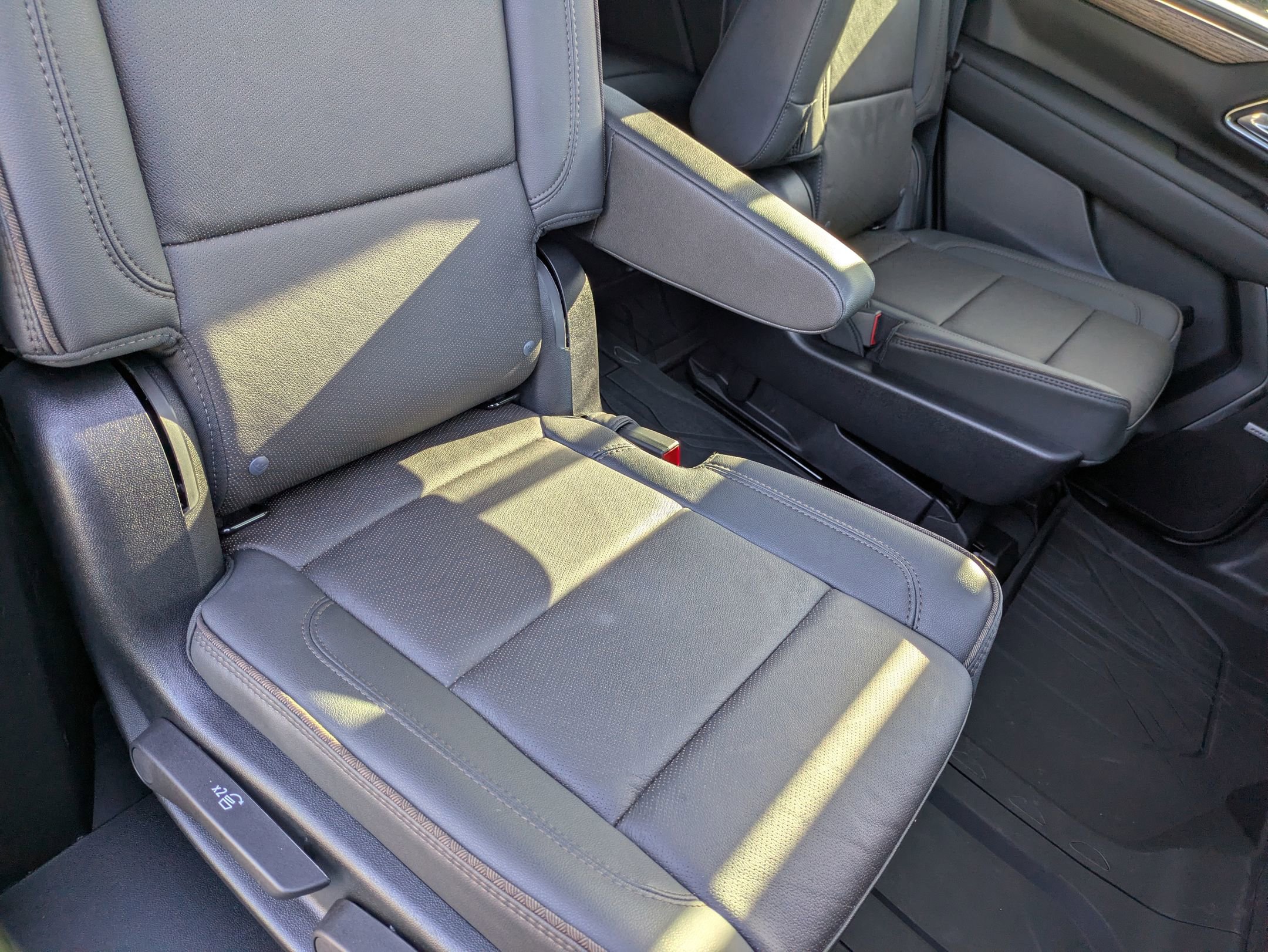 Used 2024 Chevrolet Tahoe High Country w/ Advanced Technology Package AWD/4WD image 35