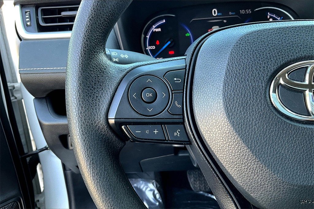 Used 2024 Toyota RAV4 LE image 17