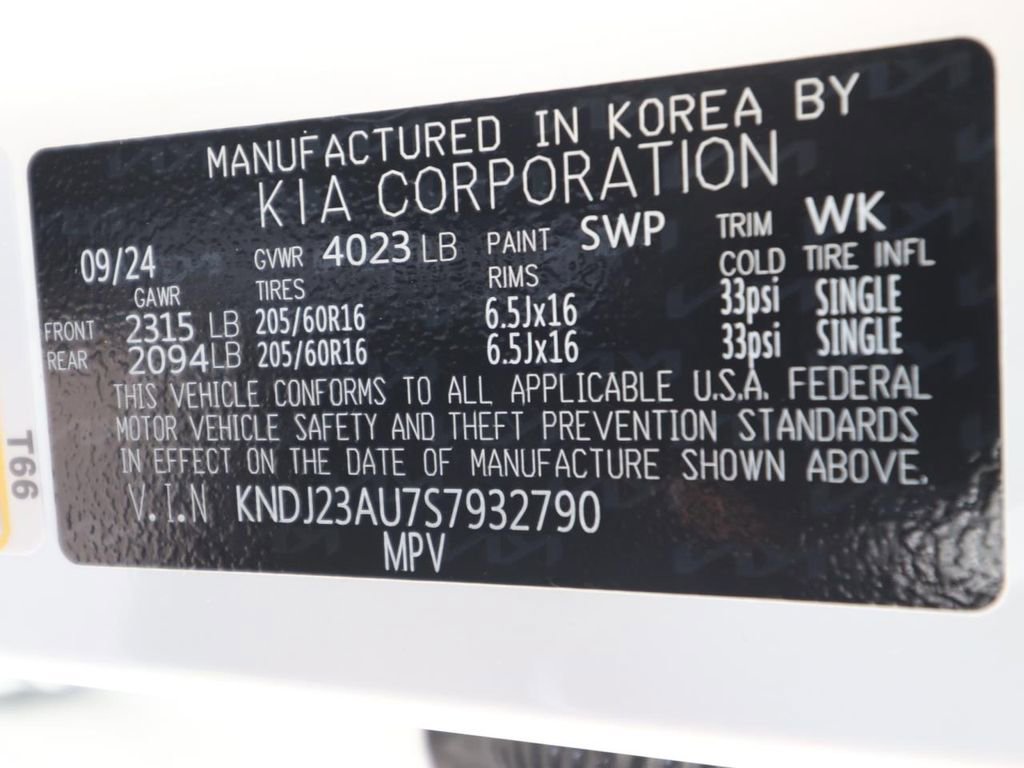 Used 2025 Kia Soul LX w/ LX Technology Package image 23