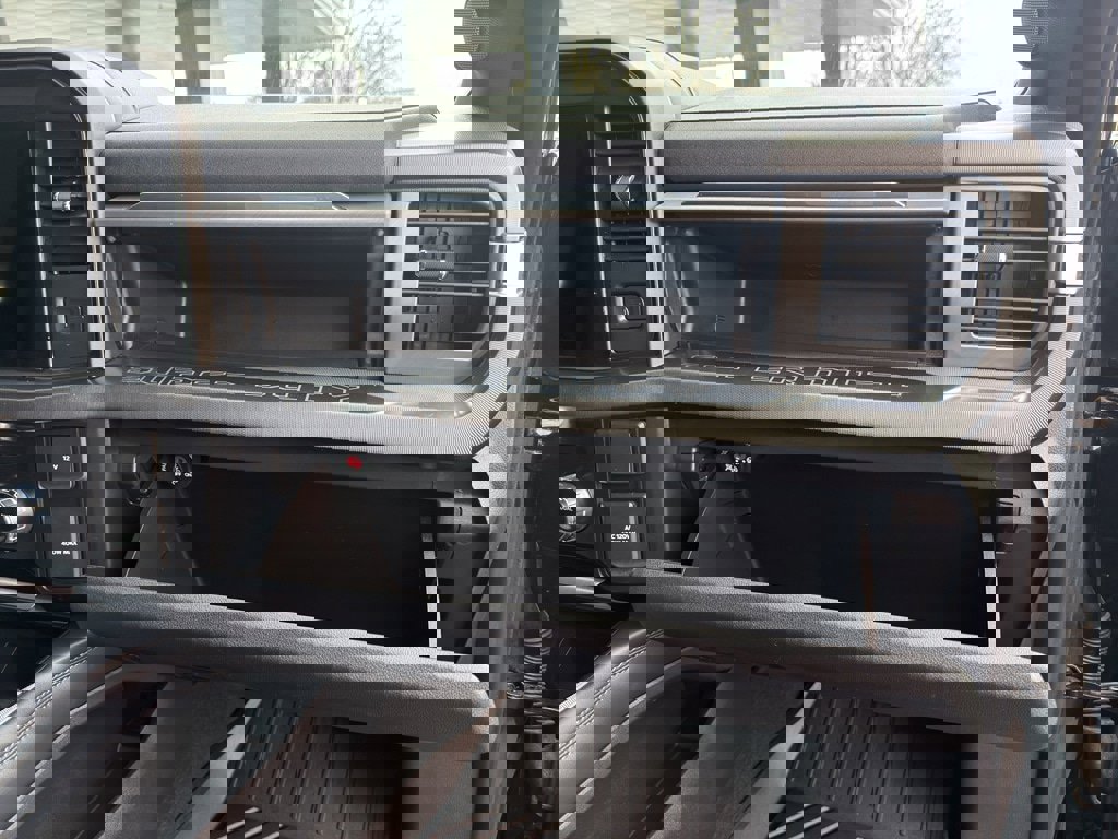 Certified 2025 Ford F350 Platinum w/ Tremor Off-Road Package image 12