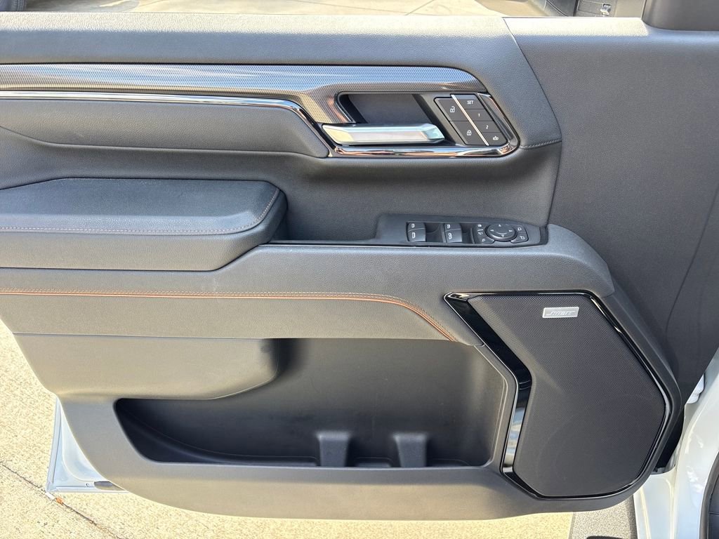 Used 2025 GMC Sierra 2500 AT4 w/ AT4 Premium Plus Package image 12
