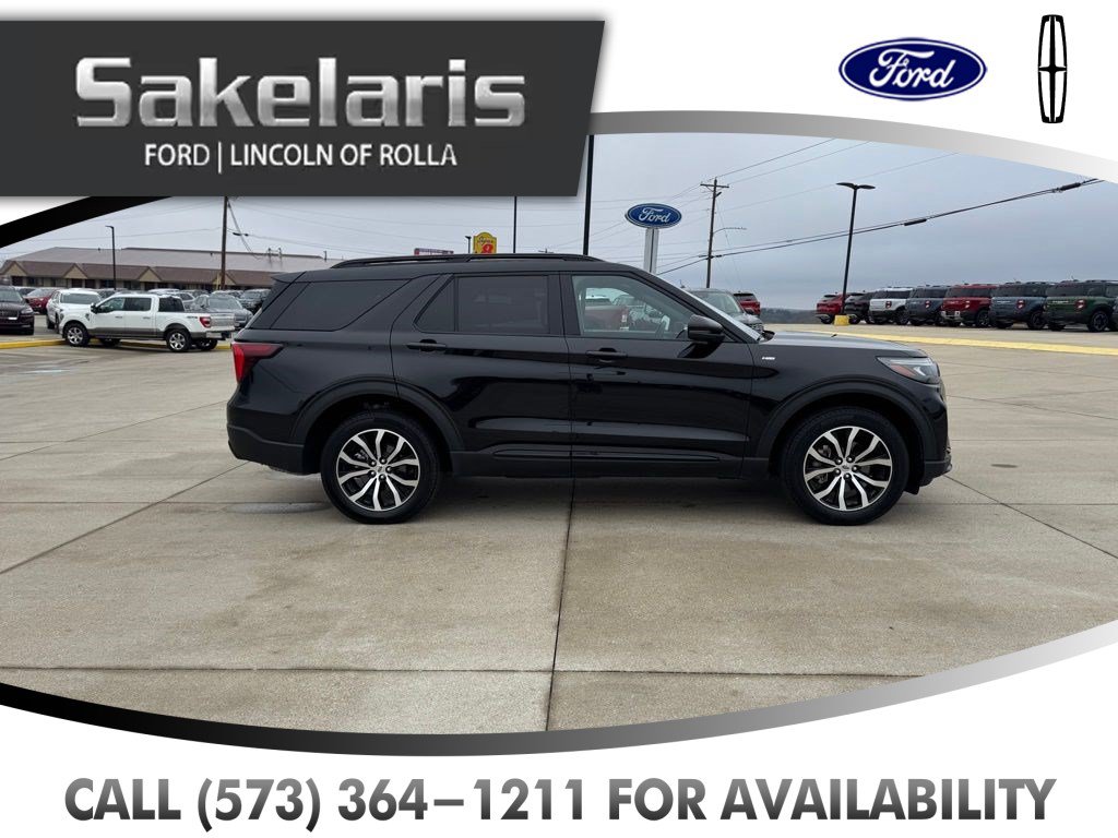 Certified 2025 Ford Explorer ST-Line AWD/4WD image 3