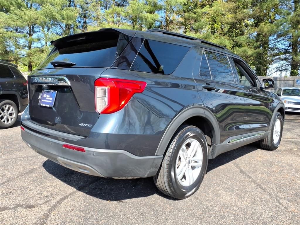 Certified 2022 Ford Explorer XLT w/ Equipment Group 202A AWD/4WD image 2