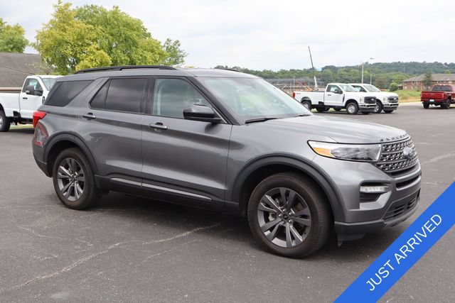 Certified 2024 Ford Explorer XLT w/ Equipment Group 202A AWD/4WD image 3