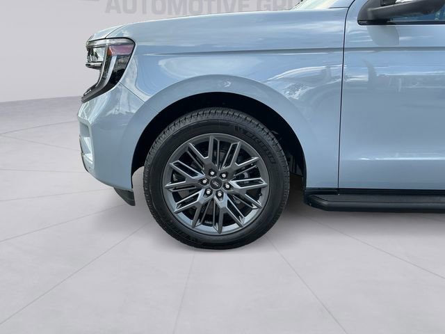 Certified 2026 Ford Expedition Platinum w/ Stealth Appearance Package image 9