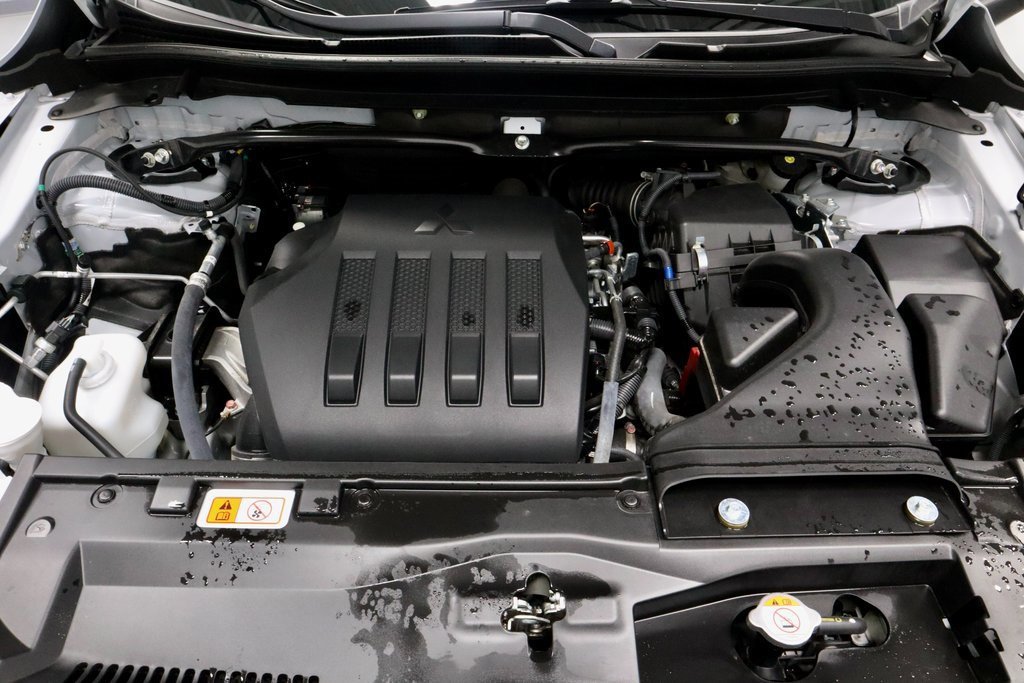 Used 2024 Mitsubishi Eclipse Cross Black Edition image 17