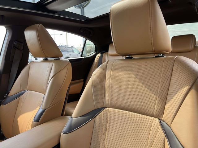 Used 2021 Lexus ES 350 Luxury w/ Accessory Package image 24