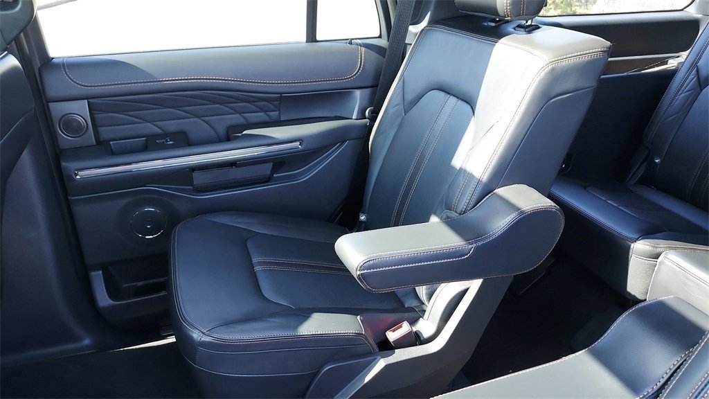 Certified 2022 Ford Expedition Platinum image 25